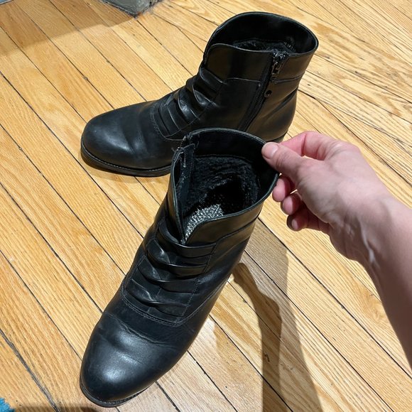 Warm Stylish Lined Winter Boots - Size 8.5 - Naturalizer - Picture 5 of 14